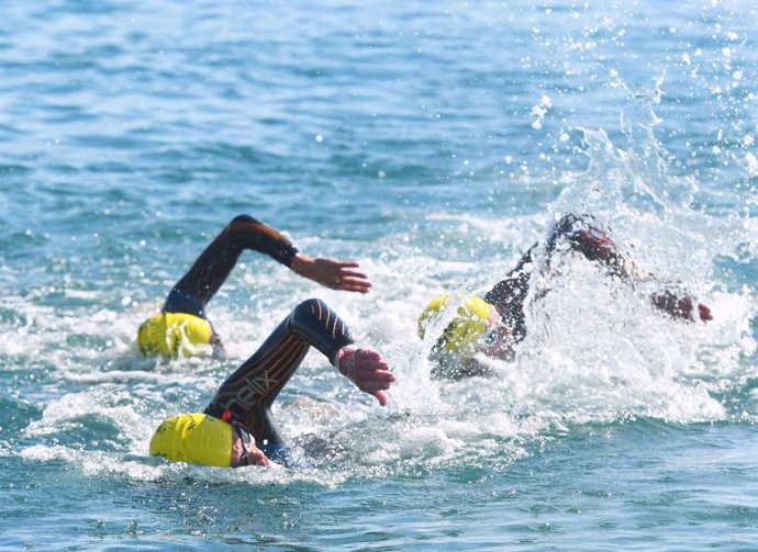 Imagen de recurso de un ejercicio de triatlón.