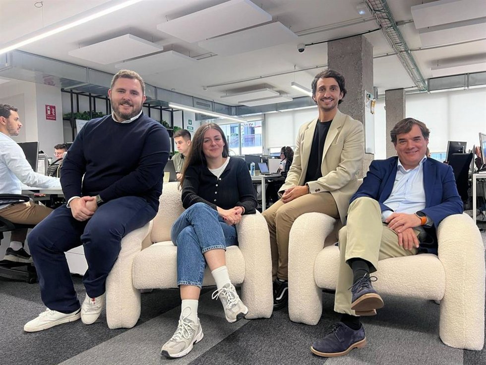 (De I A D) El Director General Amstro, Alberto Borrs; La Directora De Producto Y Tecnología De Trioteca, Rebeca Rodríguez; El Director General Trioteca, Ricard Garriga, Y El Socio Director Amstro, Emilio Rodríguez.