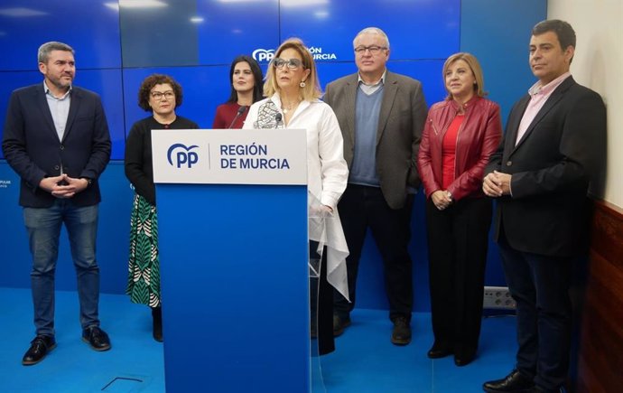 La diputada Isabel Borrego y el senador del PP, Francisco Bernabé, presentan el balance de la actividad en el Congreso de los Diputados y el Senado durante 2024.