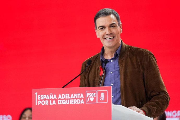 Archivo - El Presidente del Gobierno, Pedro Sánchez, durante la clausura del 41º Congreso Federal del PSOE en el Palacio de Congresos y Exposiciones. A 1 de diciembre de 2024, en Sevilla, Andalucía (España). 