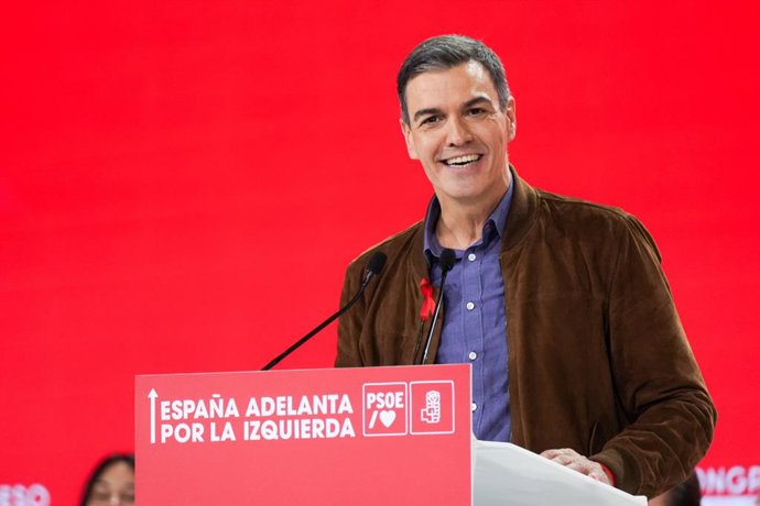 Archivo - El Presidente del Gobierno, Pedro Sánchez, durante la clausura del 41 Congreso Federal del PSOE en el Palacio de Congresos y Exposiciones. A 1 de diciembre de 2024, en Sevilla, Andalucía (España).