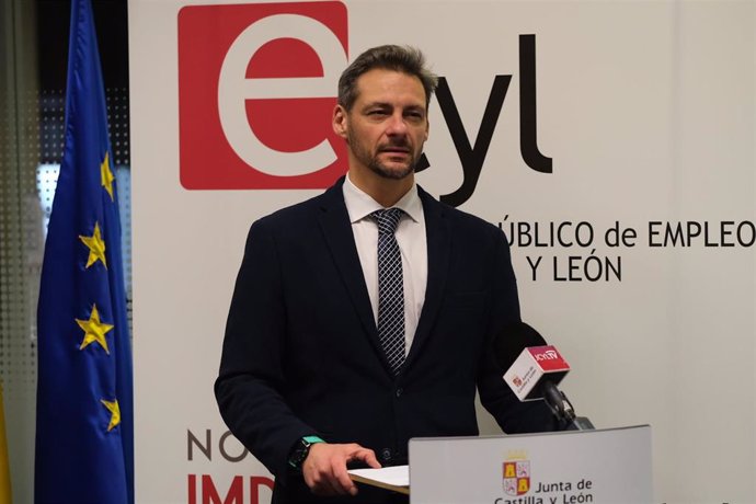 El gerente del Servicio Público de Empleo de Castilla y León (Ecyl), Jesús Blanco, analiza los datos del paro de diciembre