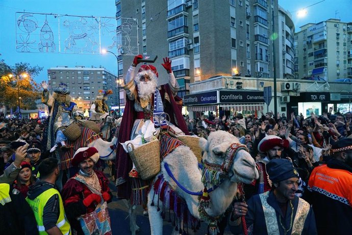 Archivo - Imagen de archivo de la cabalgata de los Reyes Magos en el distrito malagueño de Cruz de Humilladero.