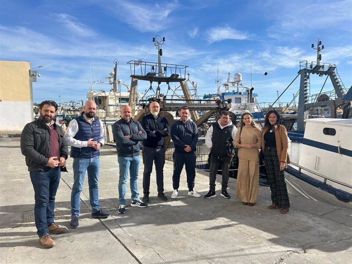 Encuentro de parlamentarios de Vox en Almería con representantes de pescadores.