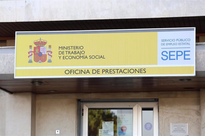 Archivo - Una oficina del SEPE, a 3 de diciembre de 2024, en Madrid (España).  El número de parados registrados en las oficinas de los servicios públicos de empleo (antiguo Inem) en la Comunidad de Madrid bajó un 1,52% en noviembre, con 4.451 desempleados