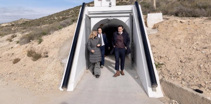 La vicepresidenta del Gobierno de Aragón, Mar Vaquero, visita Instalaza.