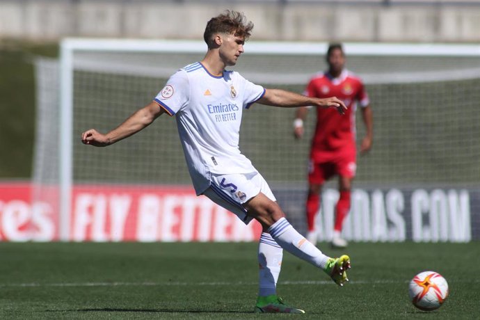 Archivo - Pablo Ramon of RM Castilla in action during the spanish third league, Primera Division RFEF Group 2, football match played between Real Madrid Castilla and Gimnastic de Tarragona at Alfredo di Stefano stadium on September 19, 2021, in Madrid, Sp