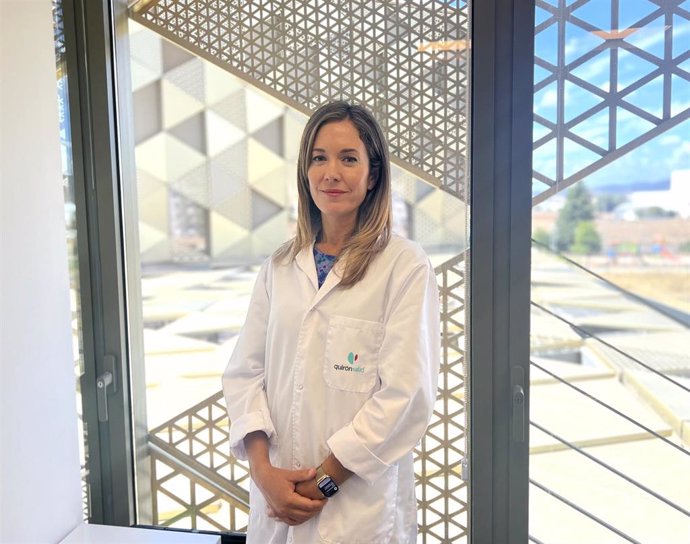 La doctora María José Espiñeira, dermatóloga especialista de la Unidad de Medicina Estética y del servicio de Cirugía Plástica y Reparadora del Hospital Quirónsalud Córdoba y del Centro Médico Quirónsalud Jaén.