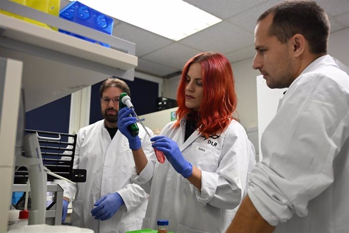 Sara García durante su entrenamiento como astronauta de la ESA