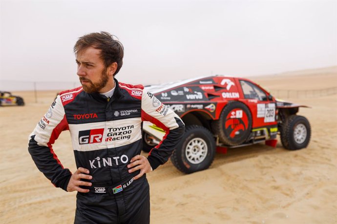 Archivo - LATEGAN Henk (zaf), Toyota Gazoo Racing, Toyota GR DKR Hilux, portrait during the Stage 4 of the 2023 Abu Dhabi Desert Challenge, 2nd round of the 2023 W2RC season, on March 2, 2023 around Qasr Al Sarab in the Liwa Desert, Abu Dhabi - Photo Juli