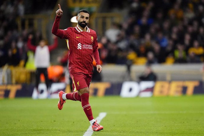 Archivo - 28 September 2024, United Kingdom, Wolverhampton: Liverpool's Mohamed Salah celebrates scoring their side's second goal of the game during the English Premier League soccer match between Wolverhampton Wanderers and Liverpool at Molineux Stadium.