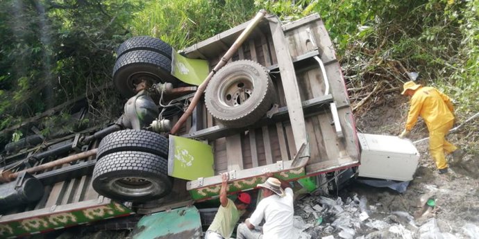 Archivo - (200125) -- BOGOTA, Jan. 25, 2020 (Xinhua) -- Photo taken on Jan. 24, 2020 shows the site of a bus accident near Rosas Town in the Cauca department, southwest Colombia. At least nine people died and many more were injured on Friday in a bus ac