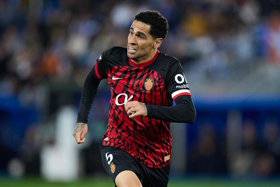 Archivo - Omar Mascarell, en un partido con el RCD Mallorca.