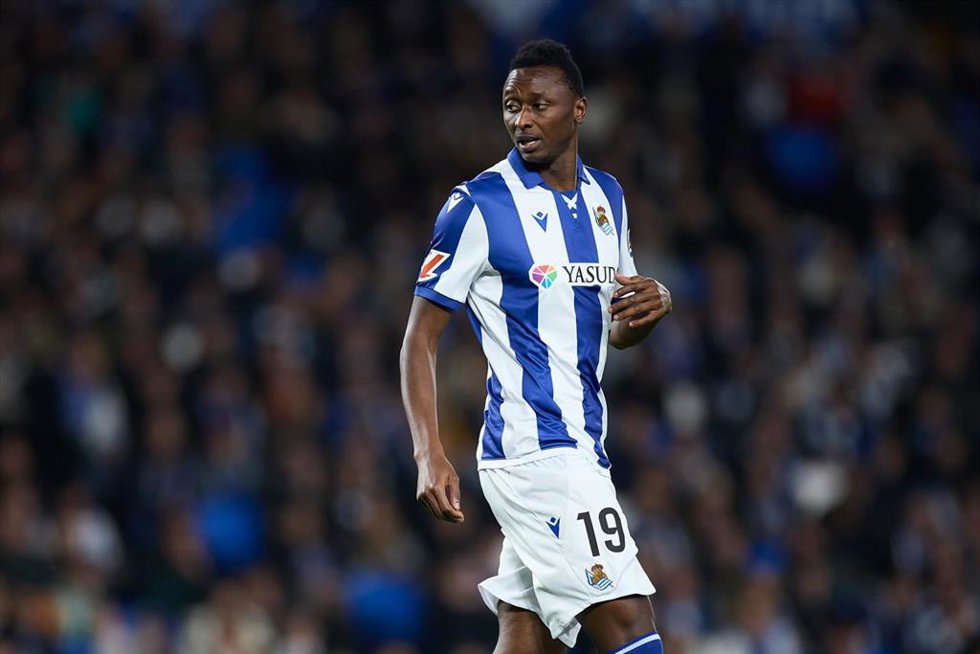 Archivo - Sadiq Umar con la Real Sociedad