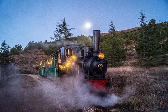 Locomotora de vapor de 1903 en la que llegarán los Reyes Magos a Utrillas este lunes, 6 de enero de 2025.