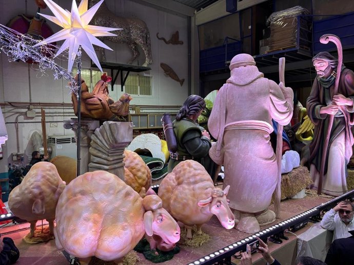 La Iglesia de Madrid participa por primera vez en la Cabalgata de Reyes con una carroza del portal de Belén