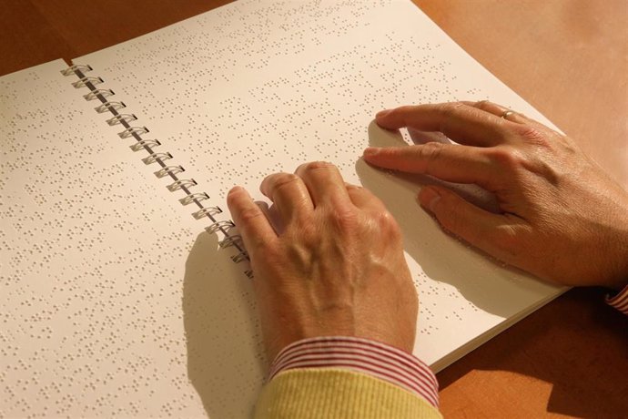 Archivo - El CERMI lleva al Senado la regulación por ley del etiquetado en braille de los productos de consumo