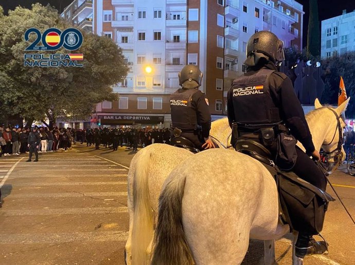 Detenidas tres personas por agredir a policías tras el partido entre el Valencia y el Real Madrid