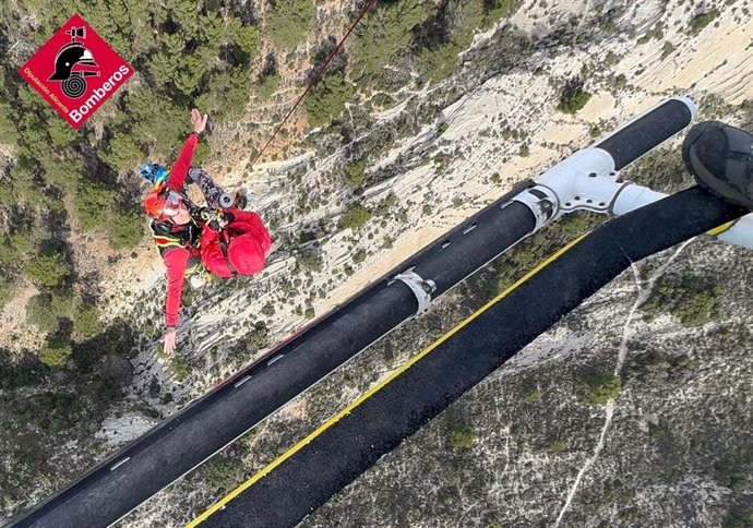 Rescatada una senderista tras hacerse un esguince en Collado del Llamp en el Ponoch