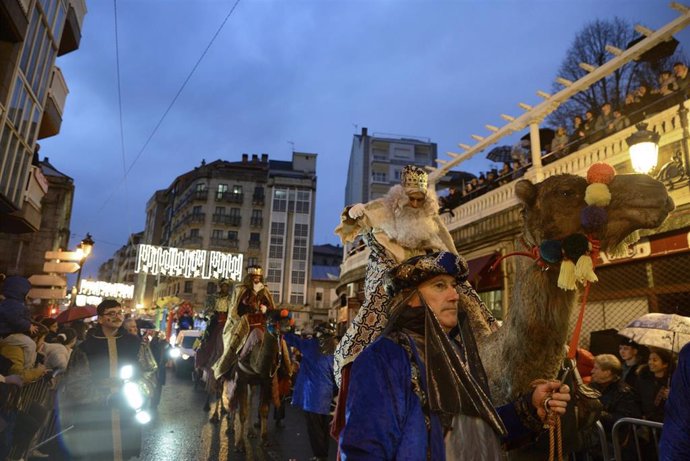 Archivo - Cabalgata de los Reyes Magos en Ourense, a 5 de enero de 2024.