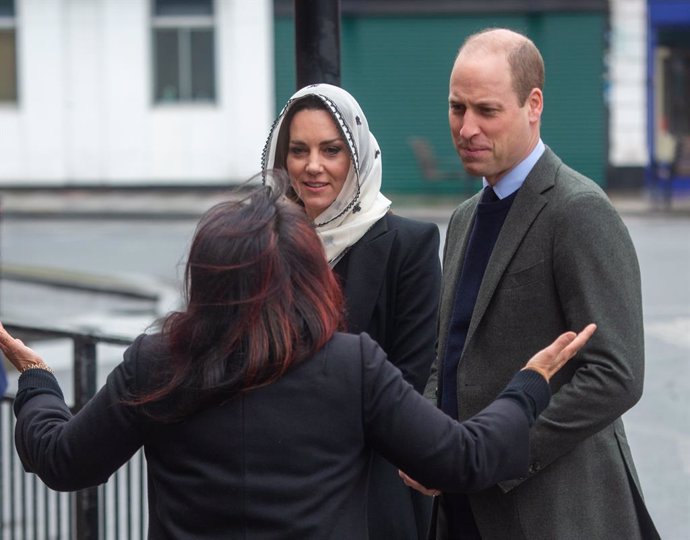 Archivo - March 8, 2023, London, England, United Kingdom: Princess of Wales  CATHRINE and Prince of Wales WILLIAM are seen arriving at  Hayes Muslim Center for visit to see Turkey and Syria earthquake relief work by various NGOs