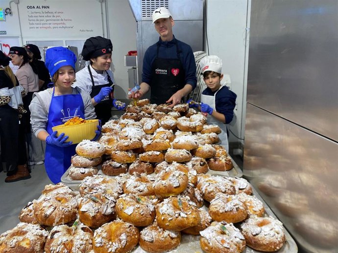 Alicante Gastronómica Solidaria reparte 2.000 roscones entre colectivos vulnerables y afectados por la DANA junto con el menú especial de la Noche de Reyes