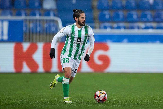Archivo - Francisco Roman Alarcon 'Isco' of Real Betis Balompie in action during the Copa del Rey match between Deportivo Alaves and Real Betis Balompie at Mendizorrotza on January 6, 2024, in Vitoria, Spain.