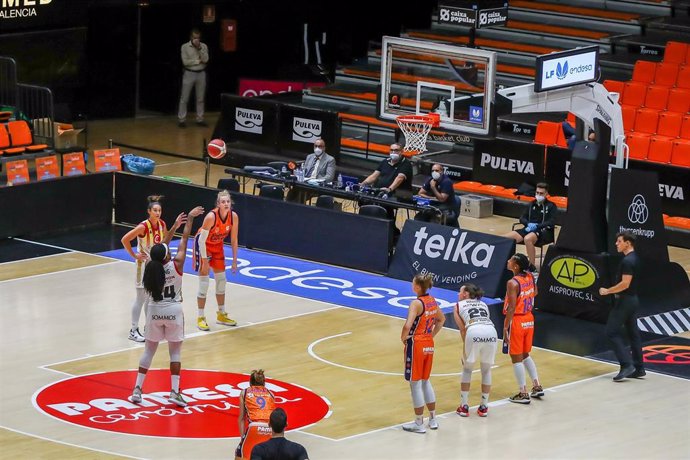 Archivo - Markeisha Gatling, player of Casademont Zaragoza in action during the Spanish League, Liga Endesa Femenina, basketball women match played between Valencia Basket and Casademont Zaragoza at the Fuente de San Luiz pavilion, La Fonteta. On October,