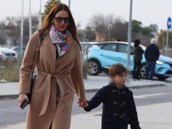 EVA GONZÁLEZ Y SU HIJO CAYETANO EN LA CABALGATA DE LOS REYES MAGOS