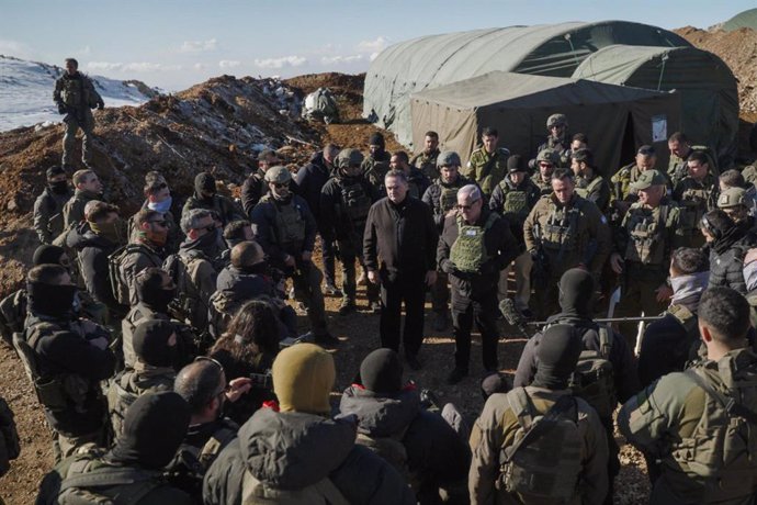 Benjamin Netanyahu con militares israelíes 