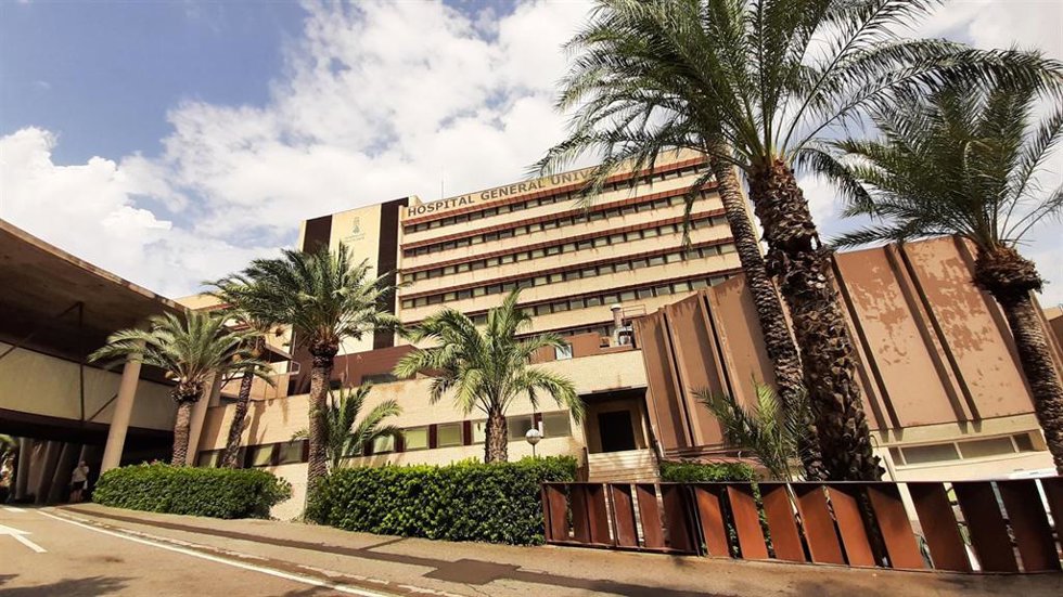 Profesionales de los departamentos de salud de Elche y Torrevieja lideran un estudio sobre soledad no deseada en mayores