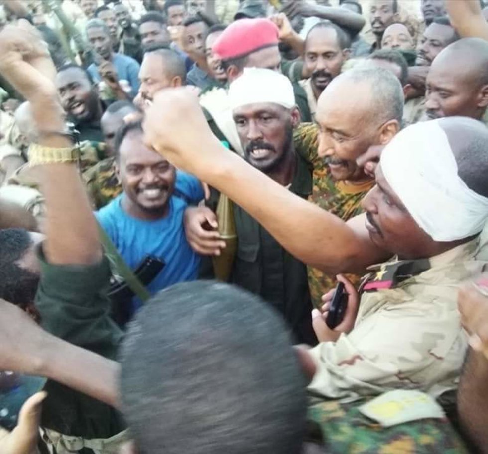 Archivo - El líder del Ejército sudanés, Abdelfatá al Burhan