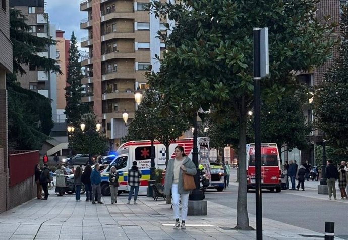 Zona del atropello con las ambulancias que acudieron a atender a los heridos.