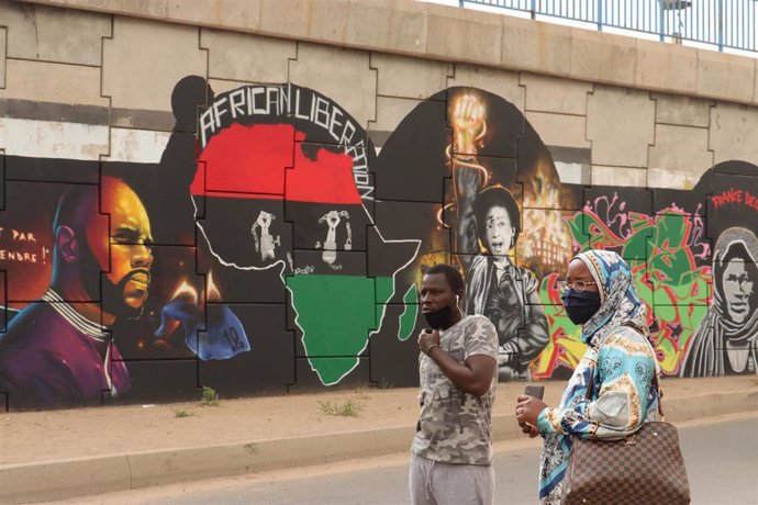 Archivo - Imagen de archivo de un mural en la capital de Senegal, Dakar, con el rostro del activista Kemi Seba, así como Malcolm X, Harriet Tubman, Winnie Mandela o Cheikh Anta Diop