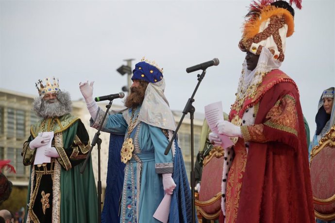 Los Reyes Magos, a su llegada a la Marina de València