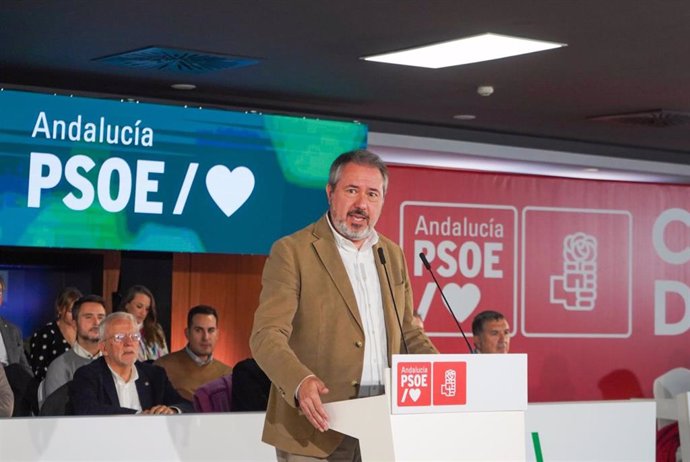 El secretario general del PSOE de Andalucía, Juan Espadas interviene en el Comité Director del partido. A 20 de diciembre de 2024, en Jaén. (Foto de archivo).