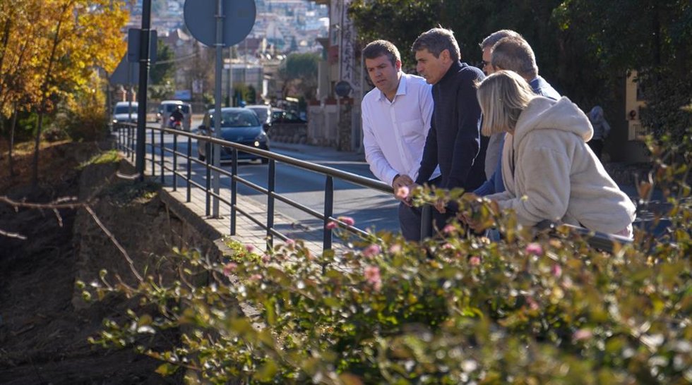 Visit a la zona del delegado del Gobierno, Pedro Fernández, para conocer la evolución de los trabajos.