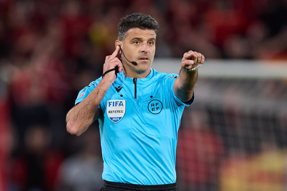 Gil Manzano will referee the final of the Spanish Super Cup