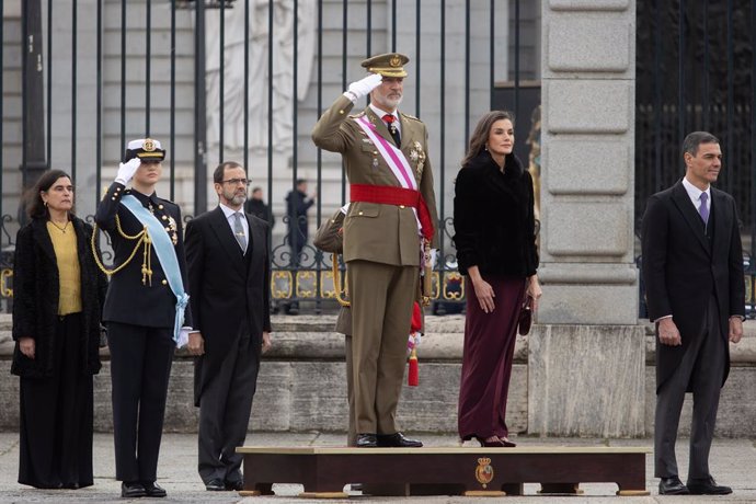 La princesa Leonor, el Rey Felipe VI, la Reina Letizia y el presidente del Gobierno, Pedro Sánchez,  durante la Pascua Militar, en el Palacio Real, a 6 de enero de 2025, en Madrid (España). La Pascua Militar es una ceremonia que celebra la recuperación de