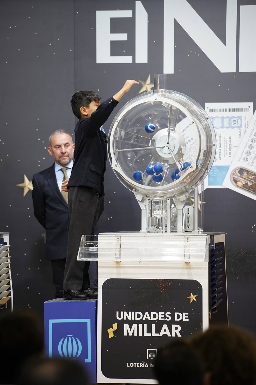 Celebración del Sorteo de la lotería del Niño en el salón de Loterías y Apuestas del Estado el 6 de enero de 2025.
