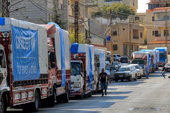 Archivo - Un convoy del Programa Mundial de Alimentos (PMA) en Líbano