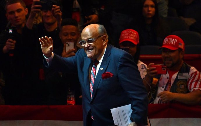 Archivo - October 27, 2024, New York, Ny, USA: Rudy Giuliani speaks as former President Donald Trump, the Republican nominee, holds a campaign rally at Madison Square Garden for New York NY on October 27, 2024.