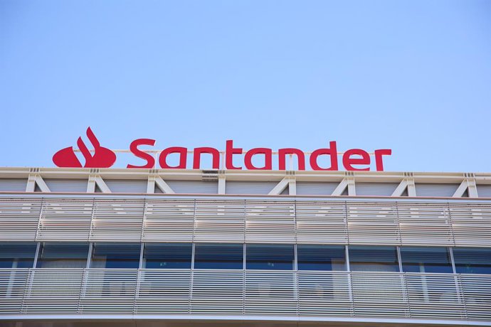 Archivo - Arxiu - Ciutat Financera del Banc Santander, a 29 de setembre del 2024, a Boadilla del Monte, Madrid (Espanya).