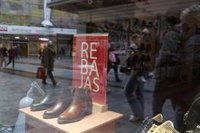 Consumo recuerda que las empresas deben exhibir el precio de la rebaja junto al más reducido en un mes