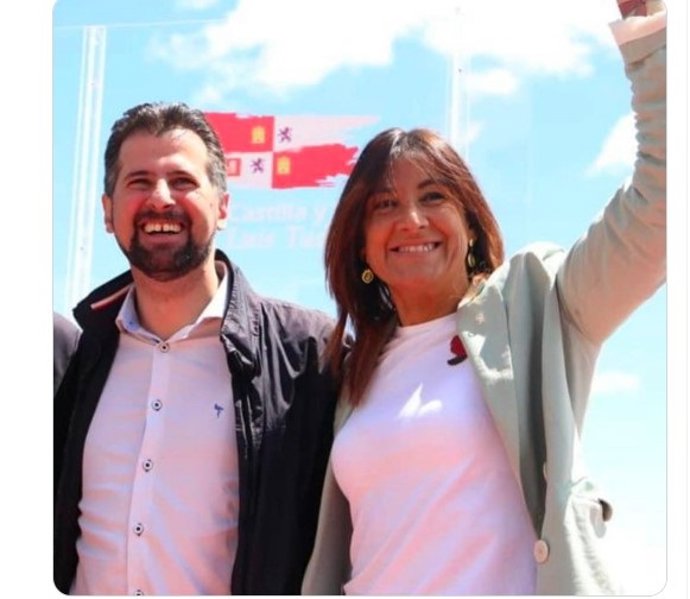 Imagen compartida por Ana Sánchezm junto a Luis Tudanca, en su cuenta de 'X'.