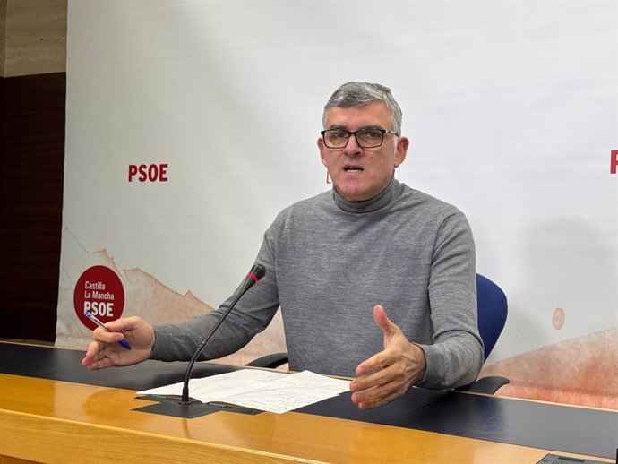 El presidente del Grupo Parlamentario Socialista, Ángel Tomás Godoy,