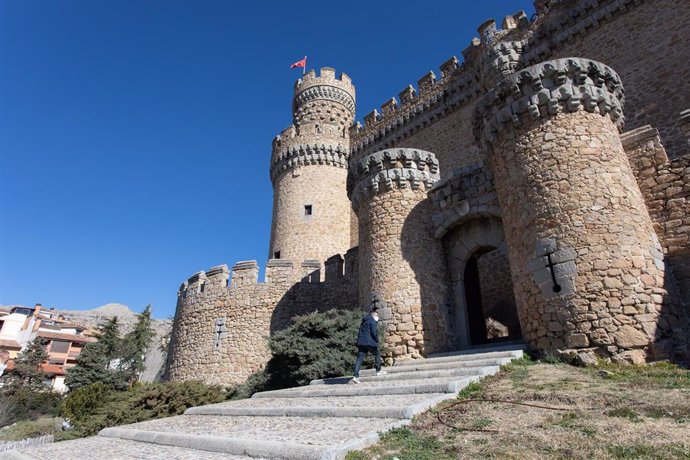 Archivo - Castillo de Manzanares El Real, situado en la Sierra de Guadarrama