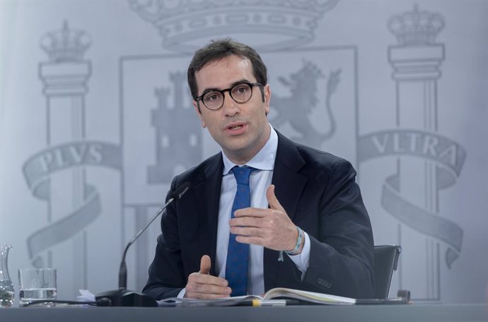 El ministro de Economía, Comercio y Empresa, Carlos Cuerpo, durante una rueda de prensa posterior al Consejo de Ministros, en el Complejo de La Moncloa, a 7 de enero de 2025, en Madrid (España). El Consejo de Ministros de hoy ha aprobado el Comisionado pa