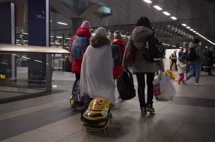 Archivo - Llegada de refugiados ucranianos a la principal estación de Berlín