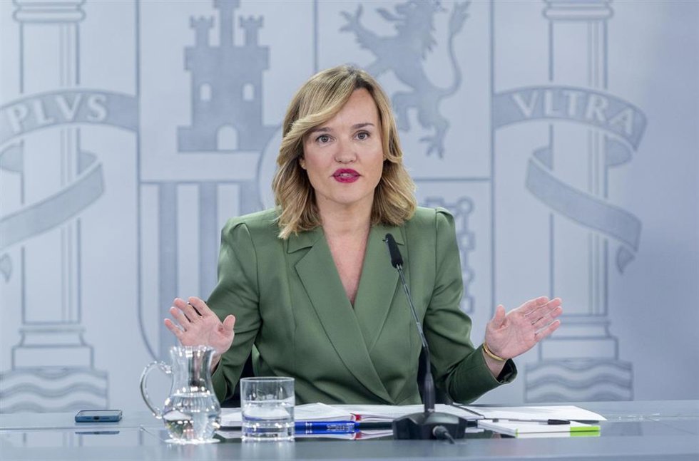 La ministra Portavoz, Pilar Alegría, durante una rueda de prensa posterior al Consejo de Ministros, en el Complejo de La Moncloa, a 7 de enero de 2025, en Madrid (España). El Consejo de Ministros de hoy ha aprobado el Comisionado para la celebración de 
